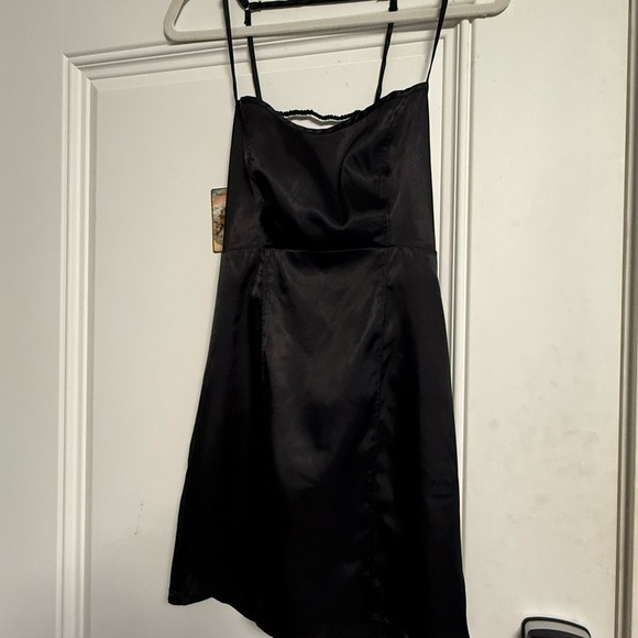 2Bella Chic Black Satin Mini Dress - Picture 3 of 6